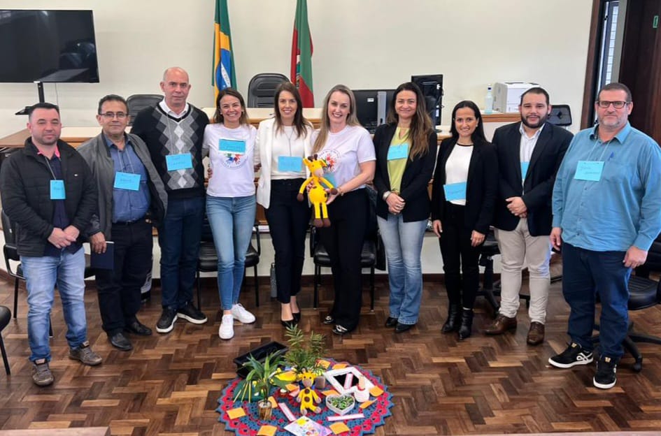 CÍRCULOS JR - PREFEITA E SECRETÁRIOS